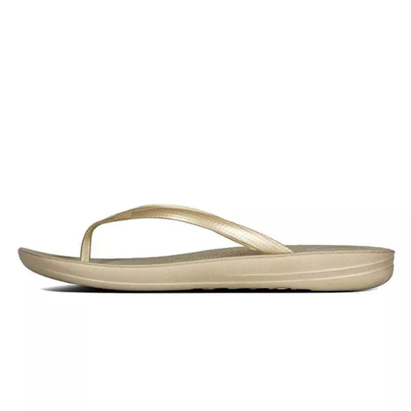 FitFlop iQushion Toe-Post Sandals E54-010 כפכפי אצבע לנשים בצבע זהב – תמונה 2