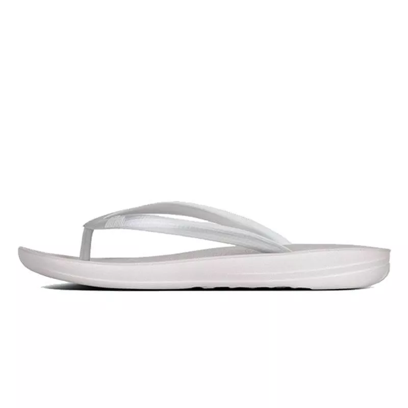 FitFlop iQushion Toe-Post Sandals E54-011 כפכפי אצבע לנשים בצבע כסוף – תמונה 2