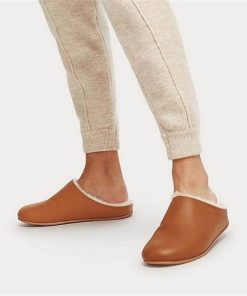 DY7-592 / FITFLOP כפכף פיטפלופ פרווה קריסי עור שרלינג חום