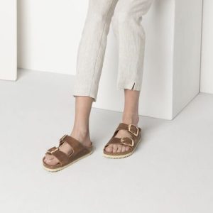 כפכפי בירקנשטוק עם אבזם לנשים BIRKENSTOCK / Arizona Antik Brown