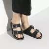 כפכפי בירקנשטוק עם אבזם לנשים BIRKENSTOCK / Arizona Black