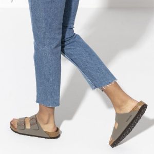 כפכפי בירקנשטוק לנשים  BIRKENSTOCK / Arizona Nubuck Stone