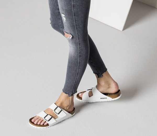 כפכפי בירקנשטוק לנשים BIRKENSTOCK / Arizona BS White