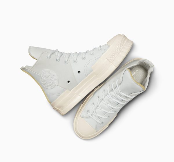 ⁦סניקרס קנבס גבוהות נשים CONVERSE /  CHUK 70⁩ – תמונה ⁦3⁩
