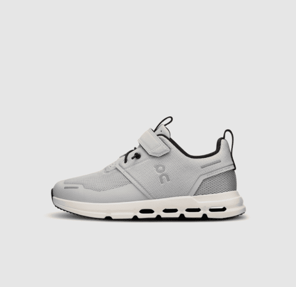 נעלי ריצה ילדים און קלאוד Cloud Play Glacier | White