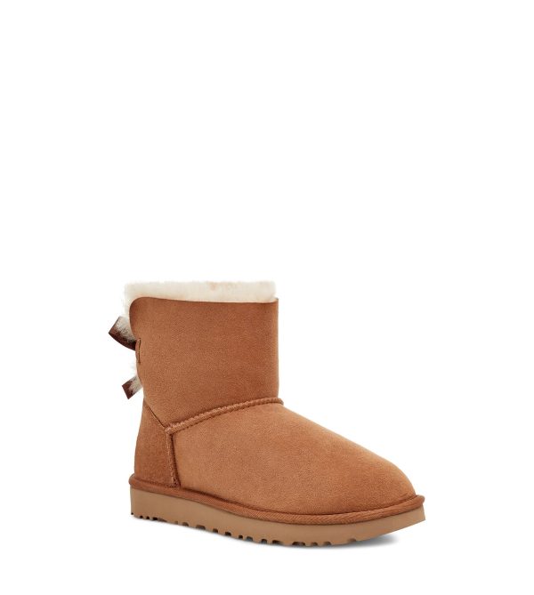⁦מגפי נשים חום UGG /  Mini Bailey Bow II⁩ – תמונה ⁦2⁩