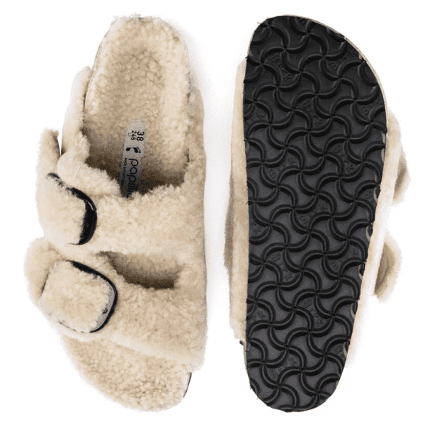 ⁦כפכפי בירקנשטוק פלטפורמה עם פרווה לנשים BIRKENSTOCK / Arizona⁩ – תמונה ⁦7⁩