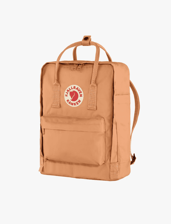⁦Fjallraven Kanken Classic - תיק גב קלאסי 16 ליטר בצבע חול אפרסק⁩ – תמונה ⁦2⁩