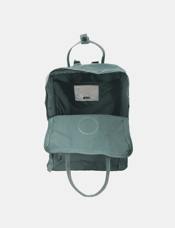 ⁦Fjallraven Kanken Classic - תיק גב קאן קן קלאסי 16 ליטר בצבע ירוק ירוק פרוסט⁩ – תמונה ⁦3⁩