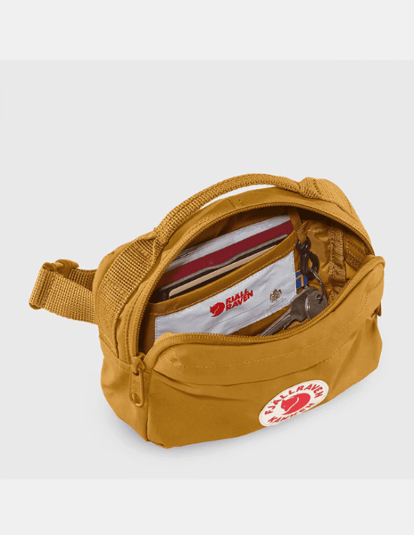 ⁦Fjallraven Kanken Hip Pack - מותנית/פאוץ קאן קן 2 ליטר בצבע חרדל⁩ – תמונה ⁦3⁩