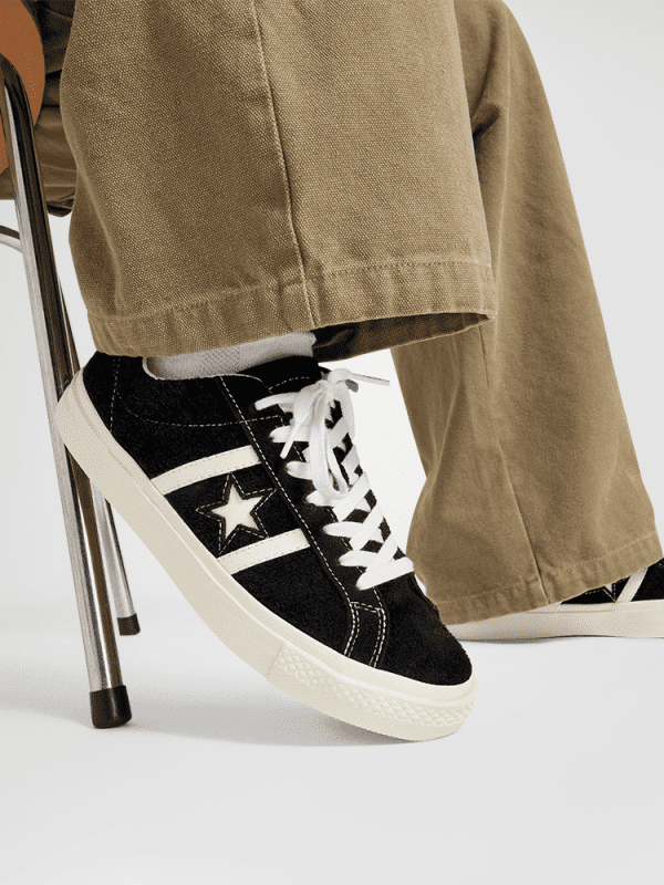 ⁦סניקרס עור נמוכות לגבר שחור CONVERSE /  ONE STAR ACADEMY PRO OX⁩ – תמונה ⁦3⁩