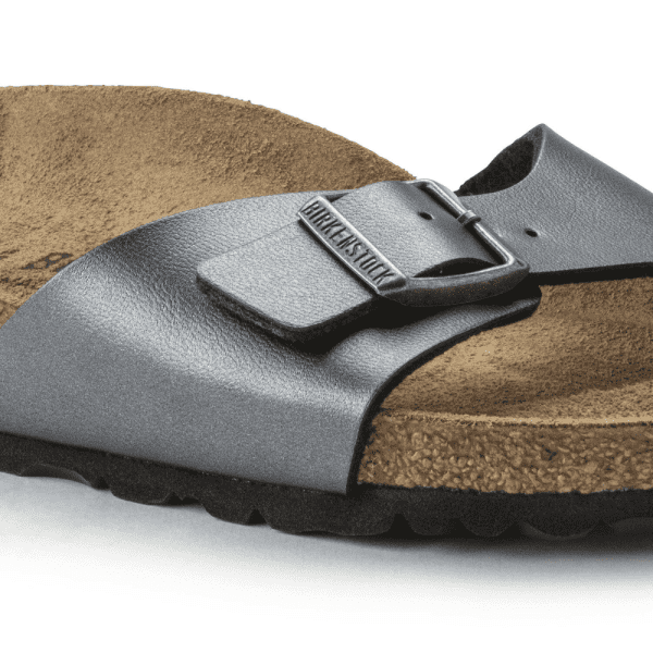 ⁦כפכפי בירקנשטוק מדריד שחור מטאלי לנשים BIRKENSTOCK / MADRID⁩ – תמונה ⁦6⁩