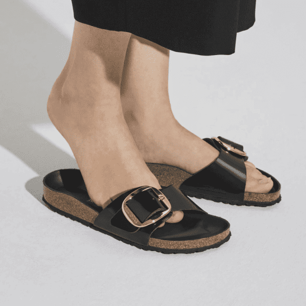 ⁦כפכפי בירקנשטוק מדריד אבזם שחור לנשים BIRKENSTOCK / MADRID⁩ – תמונה ⁦5⁩