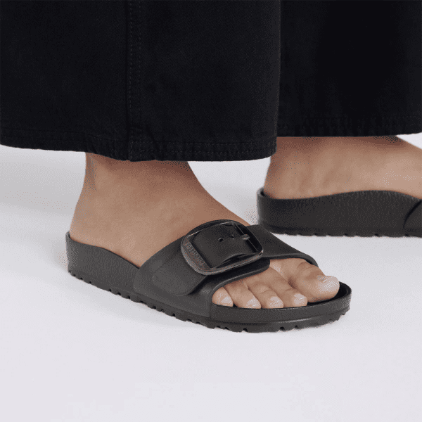 ⁦כפכפי בירקנשטוק מדריד גומי שחור לנשים BIRKENSTOCK / EVA⁩ – תמונה ⁦3⁩