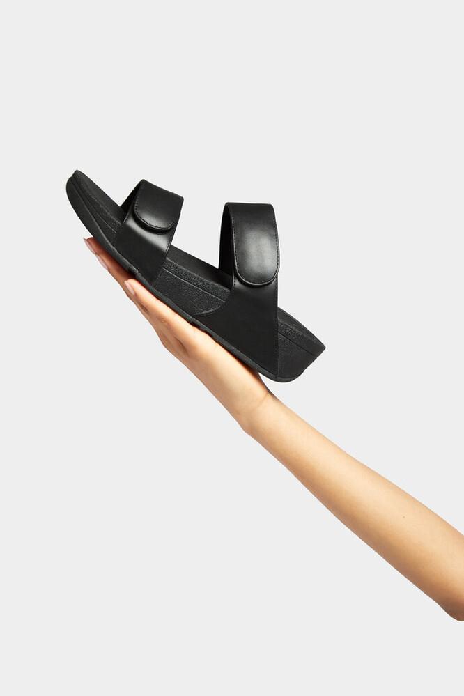 FV6-090 | FitFlop Lulu Two-Bar Slide Sandals כפכפי נשים שתי רצועות בצבע שחור – תמונה 7