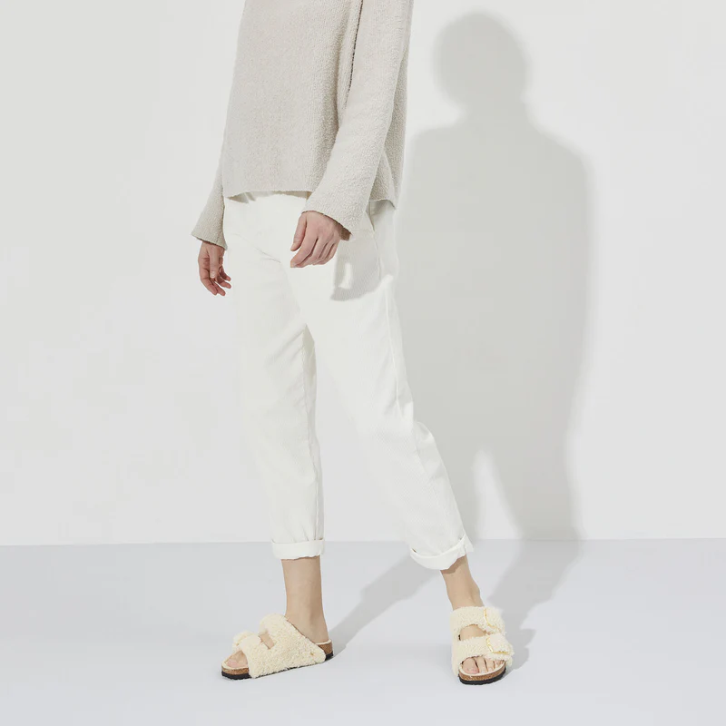 כפכפי אריזונה לנשים שמנת BIRKENSTOCK / Arizona Big Buckle – תמונה 8