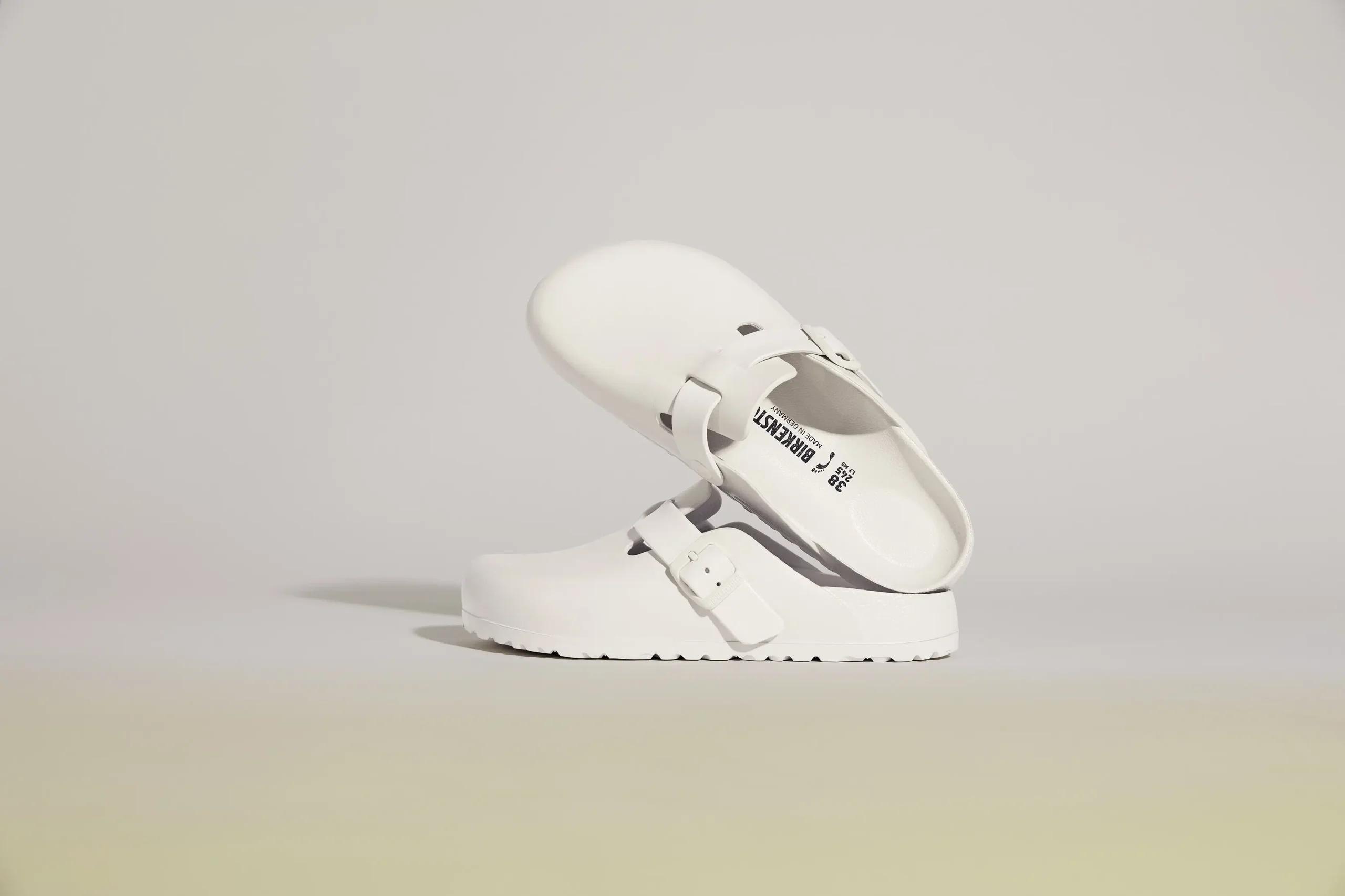 כפכפי בוסטון לנשים בז' BIRKENSTOCK /  Boston EVA – תמונה 6