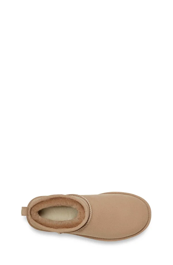 ⁦מגפי קלאסיק לנשים חול UGG  Classic Ultra Mini⁩ – תמונה ⁦6⁩