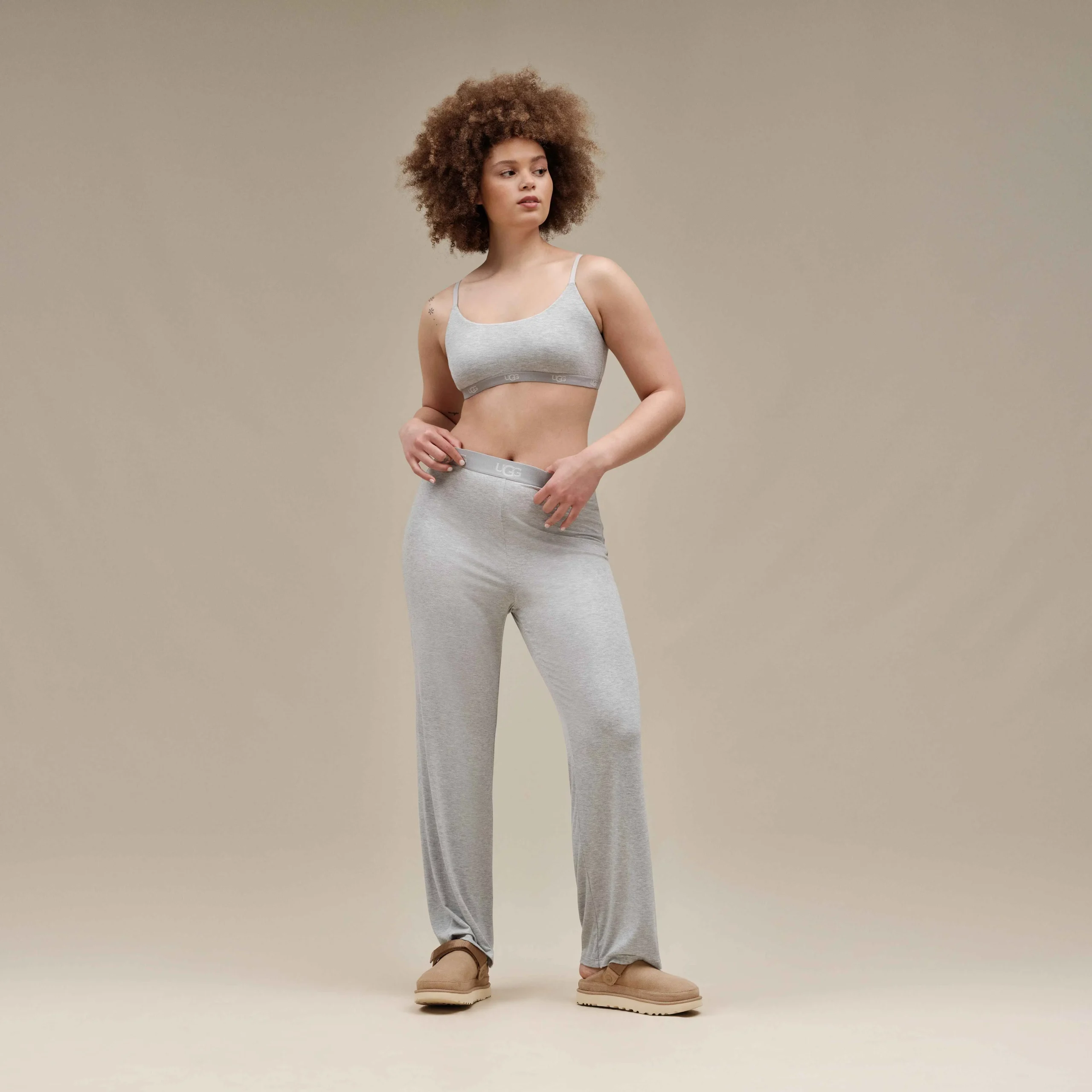 כפכפי גולדן סטאר לנשים סנד UGG Goldenstar Clog – תמונה 7