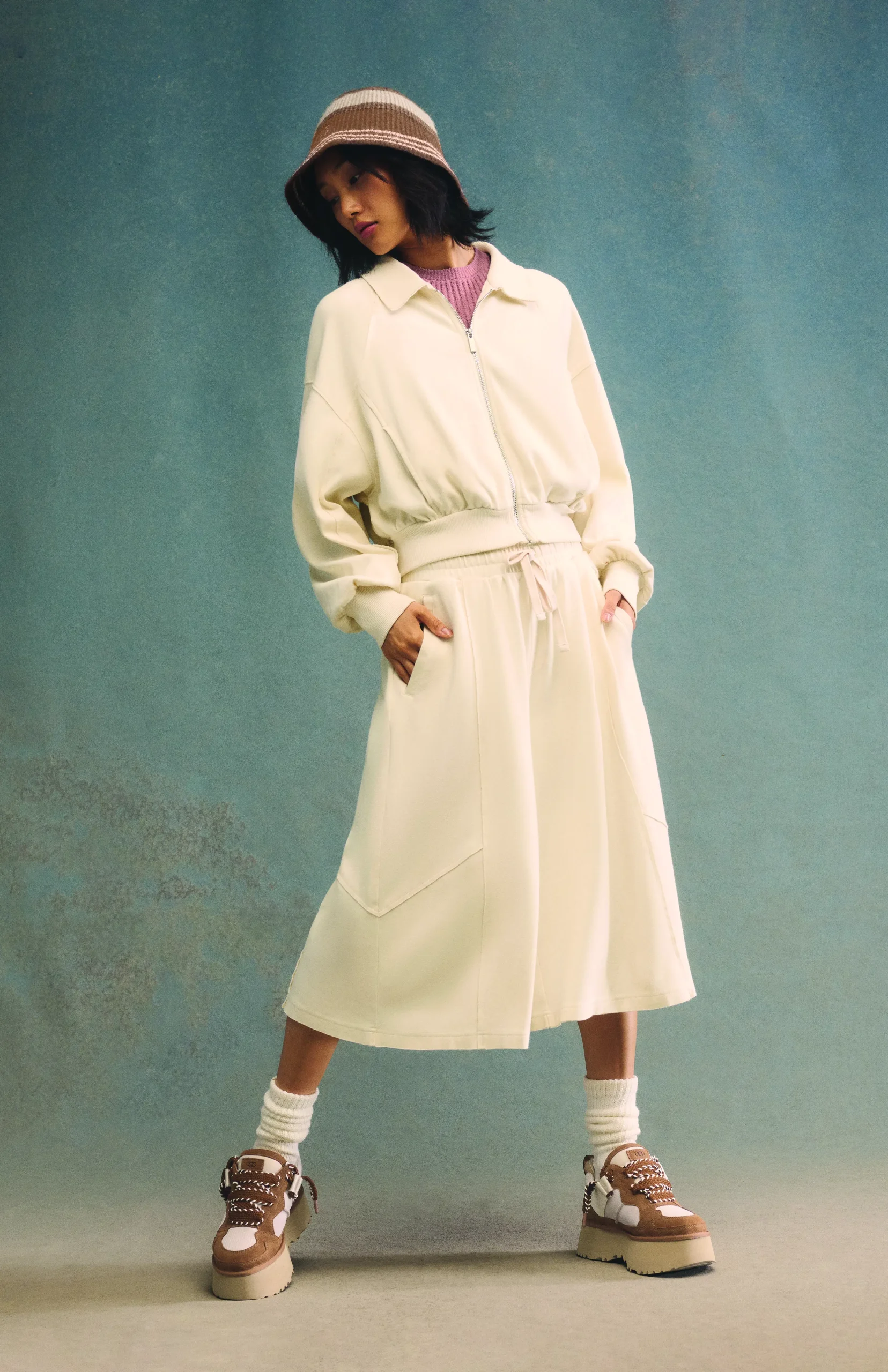 מגפי נשים אסטרומל חום UGG Astromel – תמונה 2