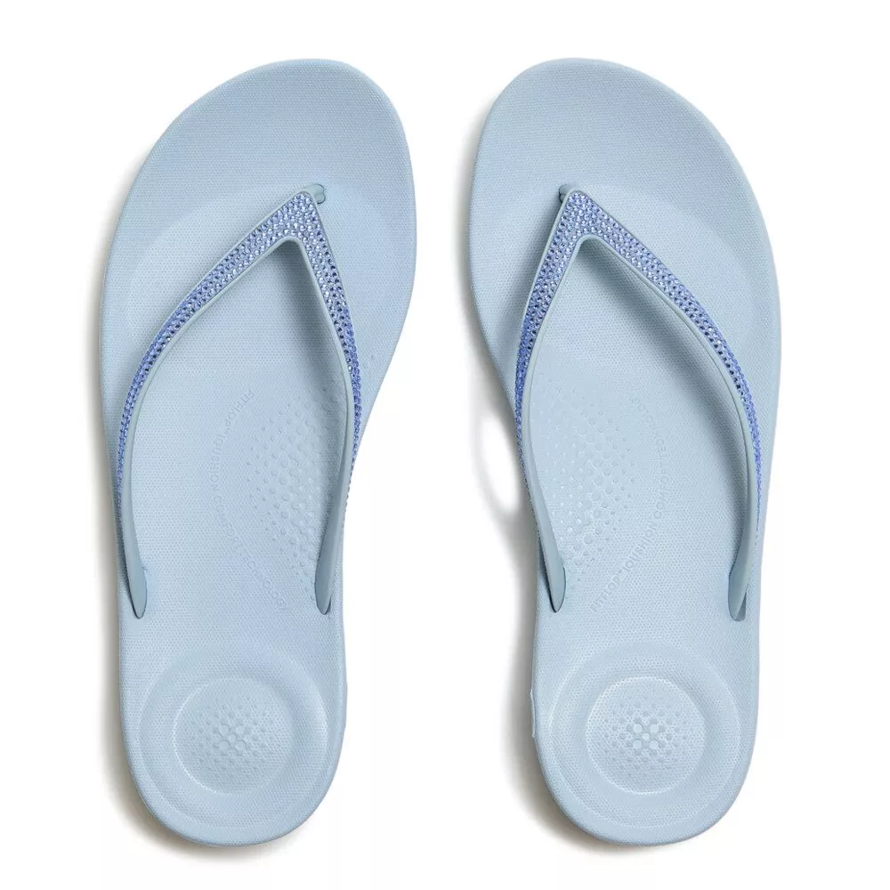 FitFlop iQushion Sparkle Toe-Post R08-D50 כפכפי אצבע לנשים עם נצנוץ בצבע תכלת – תמונה 3