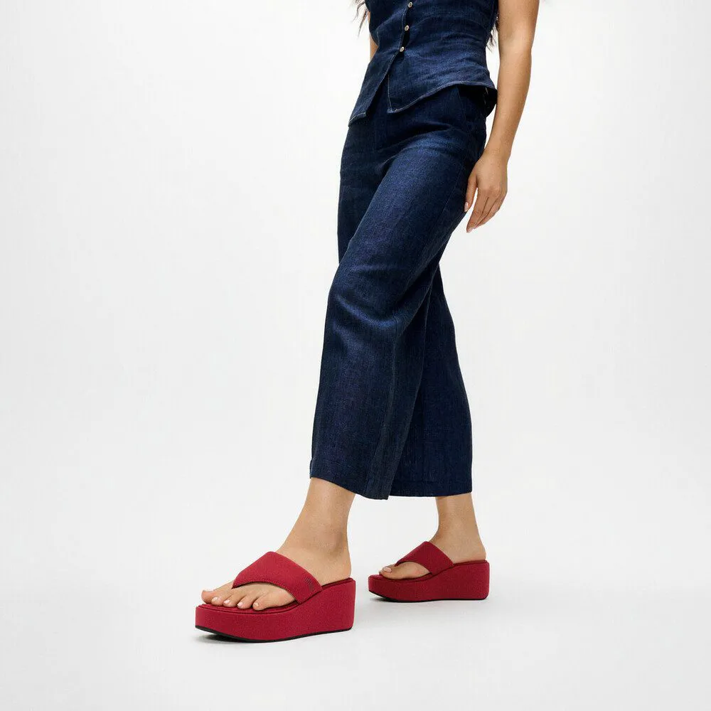FitFlop Wedge Platform Sandals JF8-D47 סנדלי פלטפורמה לנשים בצבע אדום – תמונה 5